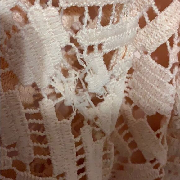 Pale pink  slit sleeve long sleeve top by Cyrus - Picture 5 of 6